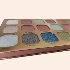 ME-ON PHOTOFACE Diamond Eyeshadow Palette – 002 close up shots, image 3