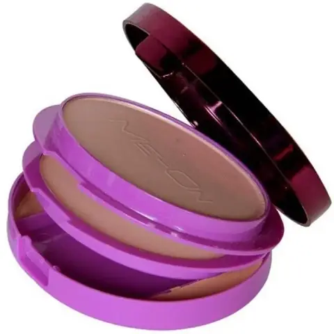 ME-ON Multi-Purpose Compact for Oily Skin